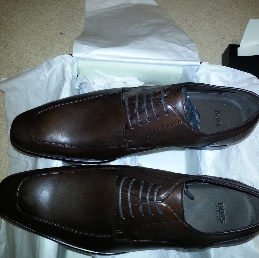 Brand new Hugo Boss brown Mettor dress shoes